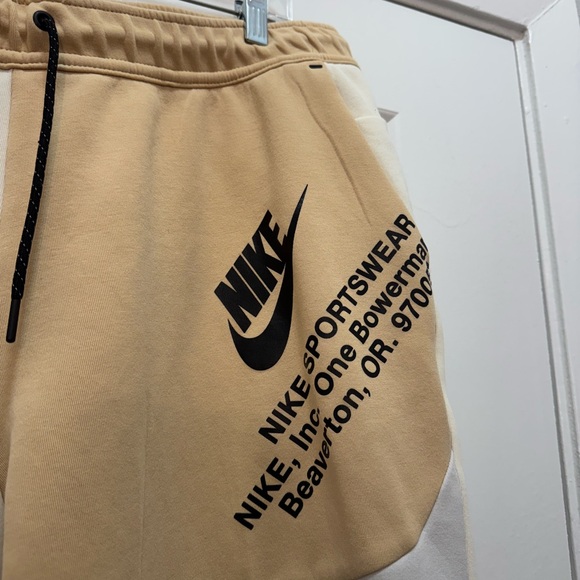 Nike Sportswear Tech Fleece Joggers Cream Light Bone - Picture 4 of 14